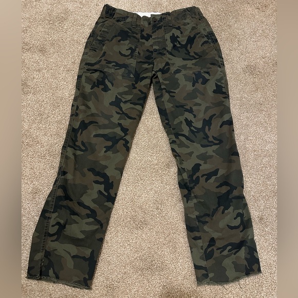 GAP Pants - GAP Camo Girlfriend Chino
